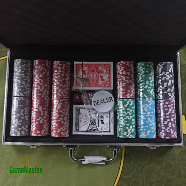 Профессиональный набор для покера, в алюминиевом кейсе 300 шт. с номинала *1-500*