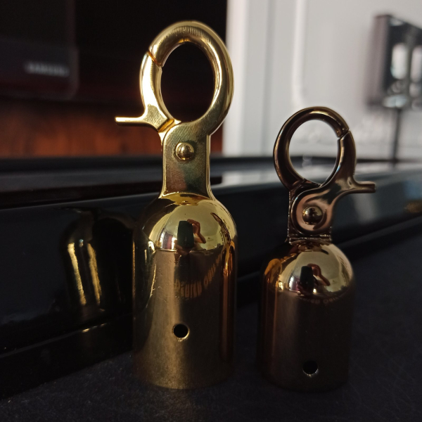 Hook for fastening a rope