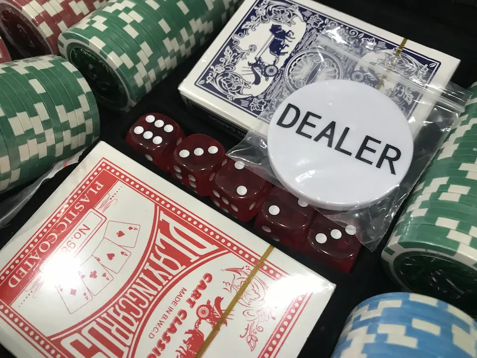 Аксесуари для спортивного покеру