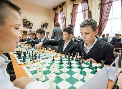 Турнир по шахматам среди школьников